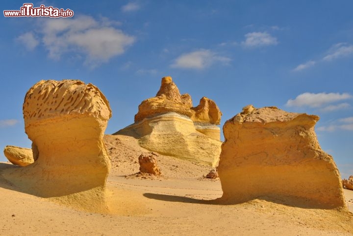 Immagine Funghi di roccia dentro al parco di Wadi al-Hitan, in Egitto - In collaborazione con I Viaggi di Maurizio Levi