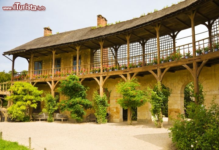 Immagine Galleria in legno della Residenza di Maria Antonietta a Versailles Francia - © Jose Ignacio Soto / Shutterstock.com