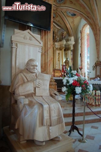 Immagine Giovanni Paolo II dentro la chiesa Plac Jana Pawla II a Wadowice