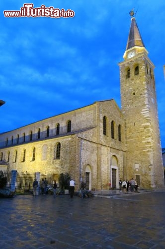 Immagine la faciata della Basilica S. Eufemia che si trova a Grado
