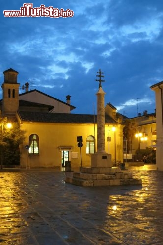 Immagine Monumento in una piazza del centro storico di Grado