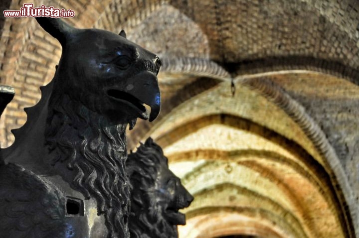 Immagine Il grifone dentro Palazzo Priori Perugia