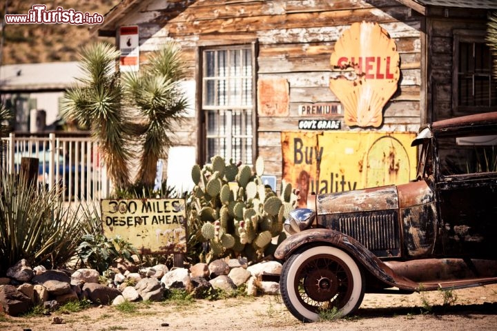 Immagine Hackberry Arizona, un vecchio general store che ha fatto la storia della Historic 66 Route degli USA - © Andrey Bayda / Shutterstock.com