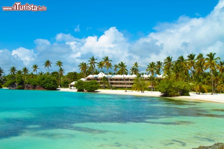 Immagine Un hotel lusso a Punta Cana. molti resort della località hanno accesso diretto alla magnifica spiaggia corallina di questo angolo orinetale di Repubblica Dominicana - © Cedric Weber / Shutterstock.com