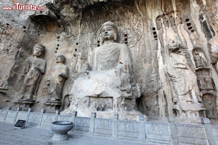 Immagine I Budda di Luoyang alle grotte di Longmen in Cina 119743792 - © Birute Vijeikien / Shutterstock.com