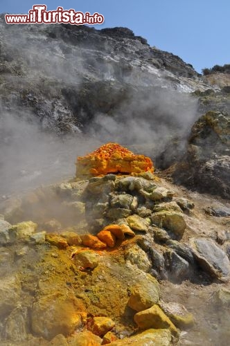 Immagine I colori della Solfatara di pozzuoli