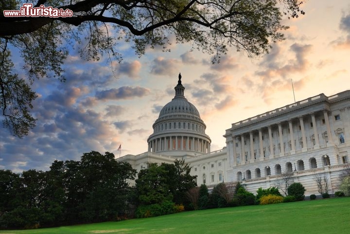 Immagine Il Campidoglio Washington ospita i due congressi degli Stati Uniti - © Songquan Deng / Shutterstock.com