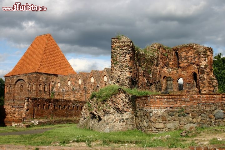 Immagine Il Castello di Torun, la citta natale di Copernico si trova in Polonia - © Bogdan Serban / Shutterstock.com
