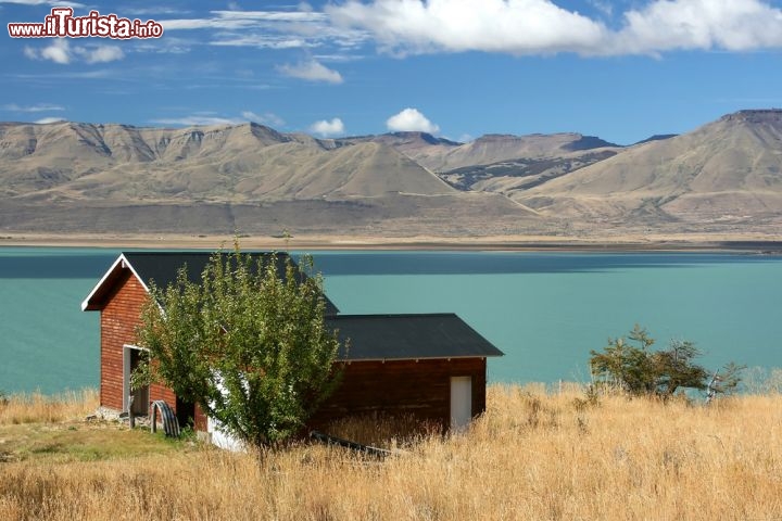 Immagine Il Lago Argentino che non si trova distante da El Calafate (Patagonia), Argentina - © Natursports / Shutterstock.com