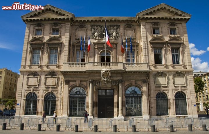 Immagine Il Municipio di Marsiglia (Hotel de Ville)  - © Alexander Demyanenko / Shutterstock.com