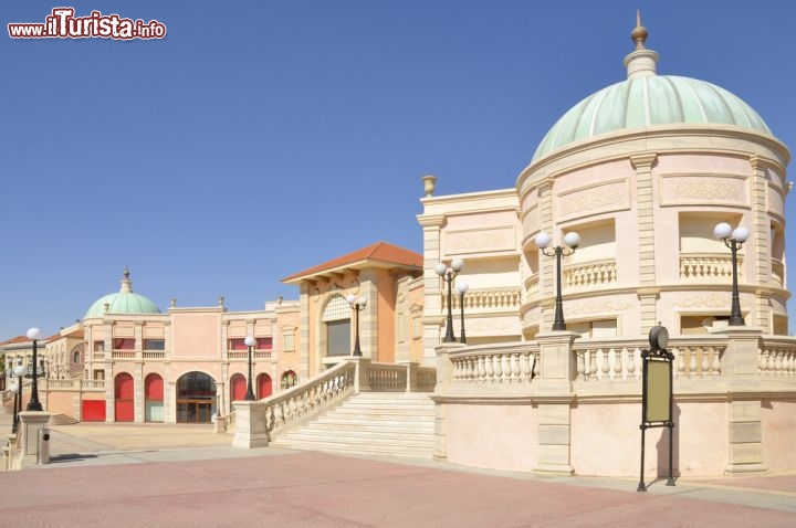 Immagine Il centro commerciale di Sharm el Sheikh dove si trovano i migliori negozi per lo shopping sul Mar Rosso - © Vladimir Kant / Shutterstock.com