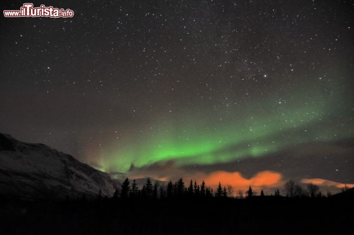 Immagine Il cielo stellato di Norvegia, s'accende con lo spettacolo dell'Aurora Boreale