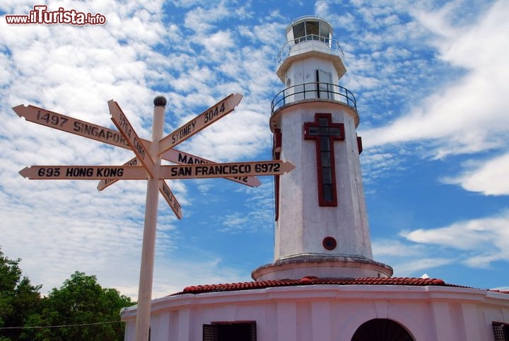 Immagine Il faro di Corregidor si trova all'imboccatura della baia di Manila, a più di 200 km dalla capitale delle Filippine - © Wilson S. Co / Shutterstock.com