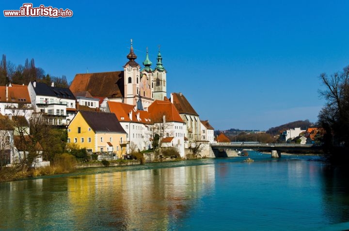 Immagine Il magnifico borgo di Steyr in Austria si affaccia  sul fiume Enns, uno degli affluenti del Danubio - © Lisa S. / Shutterstock.com