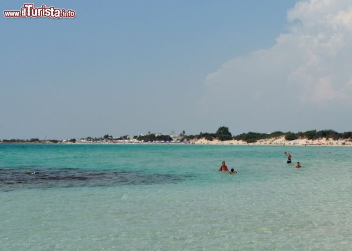 Immagine Il mare cristallino vicino a Torre Lapillo in Puglia (Provincia di Lecce)