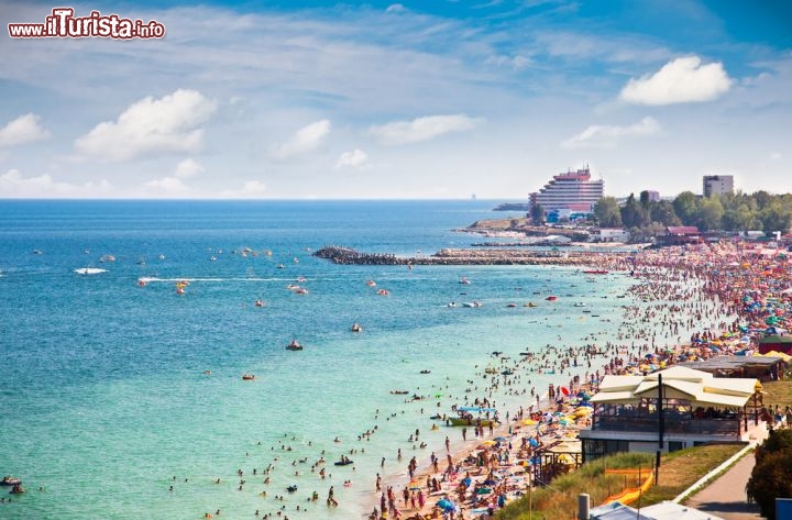 Immagine Il mare di Costanza in Romania, fotografato durante la stagione balneare- © Aleksandar Todorovic / Shutterstock.com