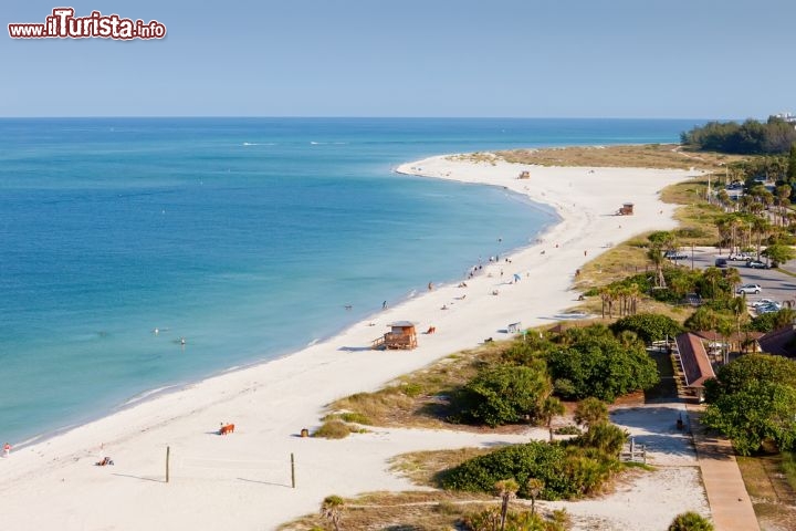 Immagine Il mare di Sarasota e la fa mosa spiaggia di Siesta Key's o Lido beach, forse la più bella della Florida e di tutti gli USA - © Ruth Peterkin / Shutterstock.com