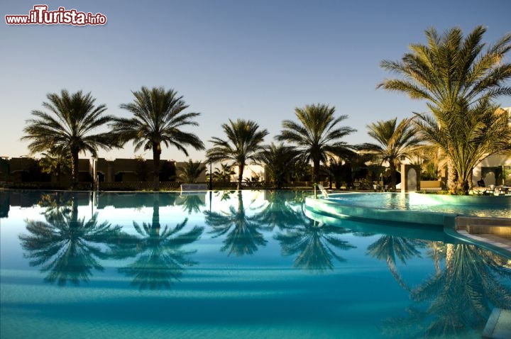 Immagine Infinity pool in un albergo Djerba in Tunisia - © parkisland / Shutterstock.com