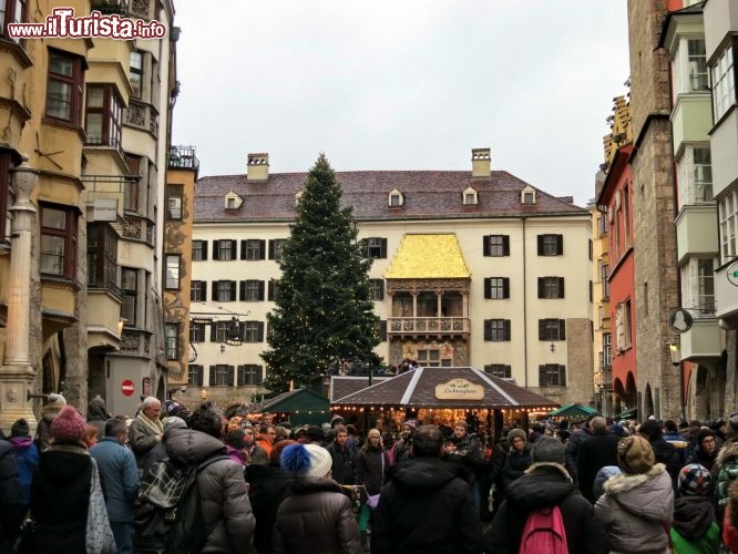 Immagine Innsbruck il Mercatino sotto al Golden Dachl, il celebre Tettuccio d Oro