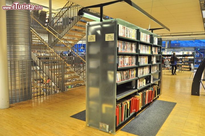 Immagine Interno della Biblioteca di Tromso, Norvegia