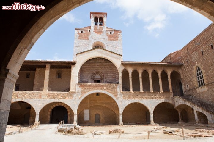 Immagine Interno del Palazzo del re di Maiorca a Perpignan Francia. si trova in centro, su di una altura nei pressi di Rue des Arches - © Andrey_Popov / Shutterstock.com