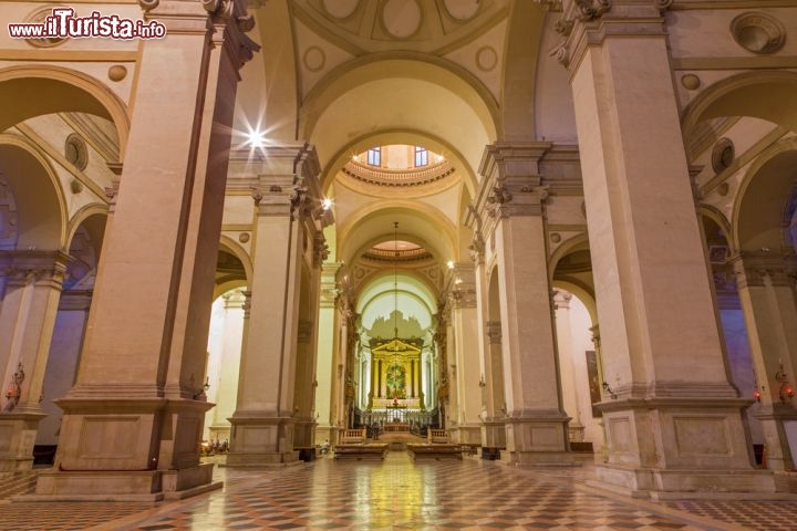 Immagine L'interno della basilica abbaziale di Santa Giustina in Prato della Valle a Padova - © Renata Sedmakova / Shutterstock.com