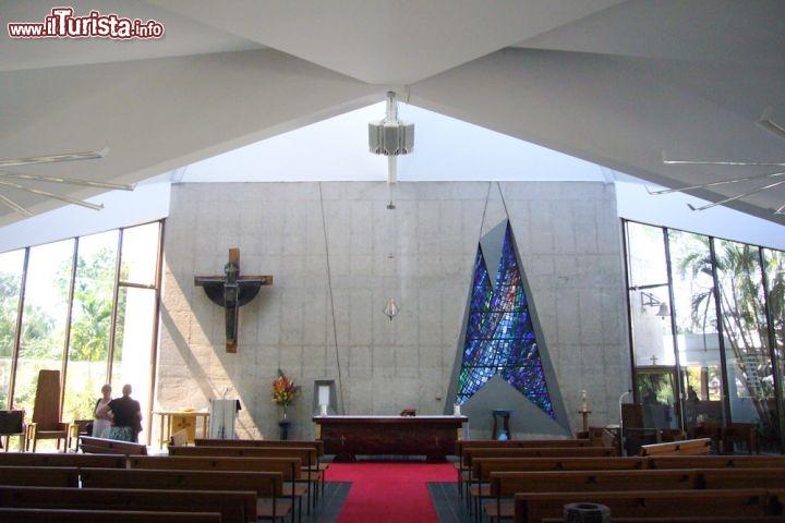 Immagine Interno chiesa Darwin