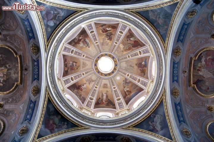 Immagine Interno della cupola del Duomo di Vigevano (MI) - © Stefano Panzeri / Shutterstock.com