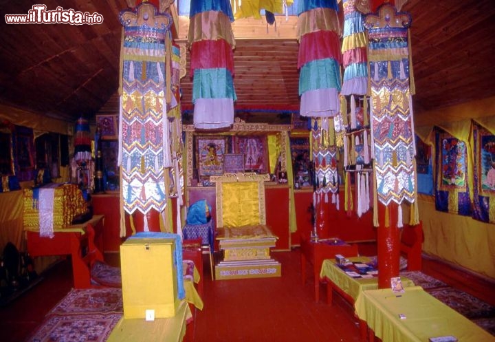 Immagine Interno di un Tempio della Mongolia - Foto di Giulio Badini / I Viaggi di Maurizio Levi