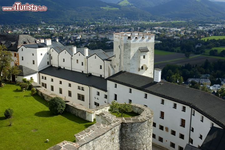 Immagine L'interno del castello di Hoehnsalzburg, la fortezza che domina il centro storico di Salisburgo Austria - © Nikita Rogul / Shutterstock.com