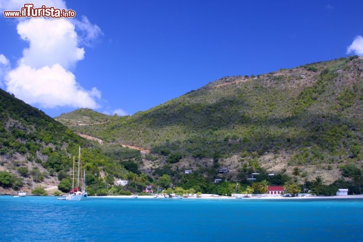 Immagine Isola del famoso pirata Jost Van Dyke fa parte delle Isole Vergini Britanniche, il gruppo si trova nella parte più settentrionale dei caraibi - © Rachel Keller Photography / Shutterstock.com