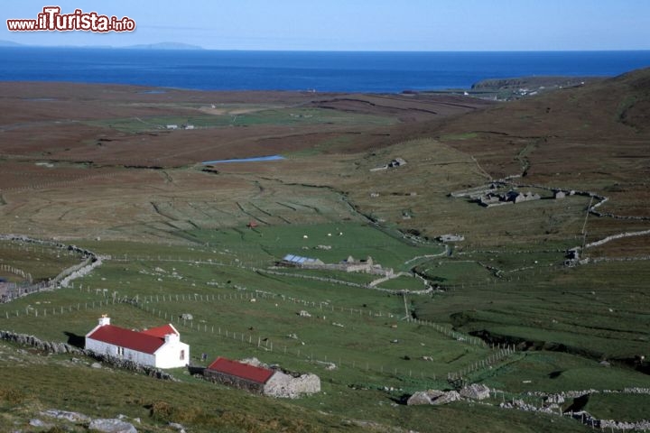 Immagine Isola di Foula, nella parte ovest dell'arcipelago delle Shetland in Scozia - © Steffen Foerster / Shutterstock.com