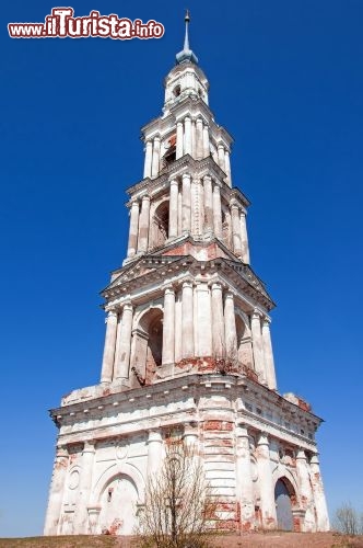 Immagine Kalyazin la torre campanaria del monastero Makaryevsky, Russia - © 2bears / shutterstock.com