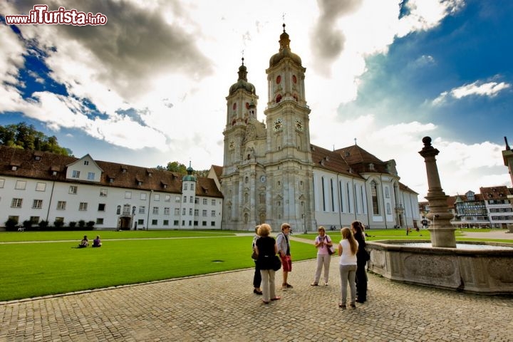 Immagine La Cattedrale di San Gallo e l'ampia piazza antistante