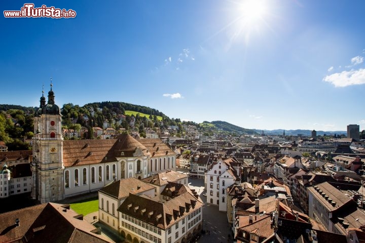 Immagine Kathedrale Stiftskirche fotografata a San Gallo in una giornata di sole