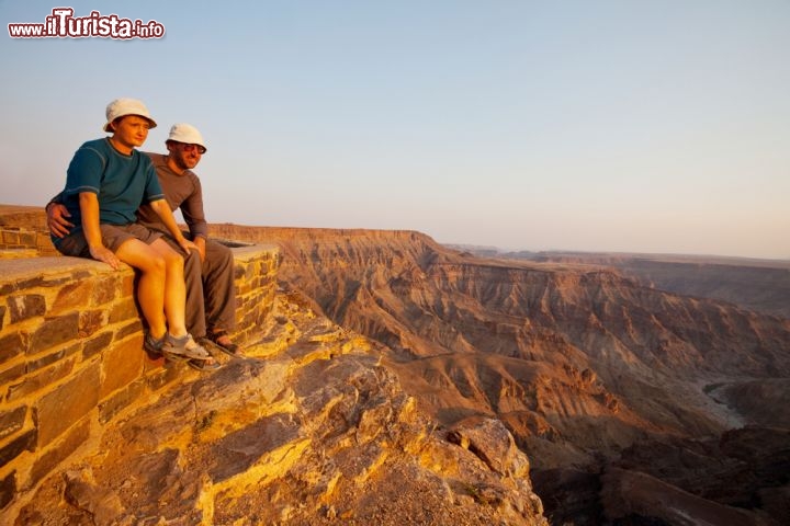 Immagine Fish river Canyon: è una delle attrazion ituristiche piàù famose di tutta la Namibia - © Galyna Andrushko / Shutterstock.com