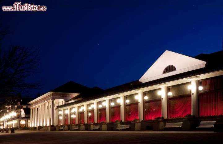 Immagine Kurhaus Baden-Baden. Le terme più celebri del Baden-Wurttemberg possiedono uno stile particolare "Belle-Epoque" tra i più importanti della Germania - © g215 / Shutterstock.com