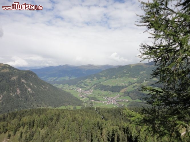 Immagine Scorci su Moso e Sesto dal belvedere panoramico sulla Croda Rossa, in Alta Val Pusteria