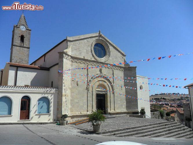 Immagine La Chiesa di San Giorgio è uno dei templi cristiani più importanti di Pozzomaggiore, provincia di Sassari - © Alessionasche1990 - Wikipedia