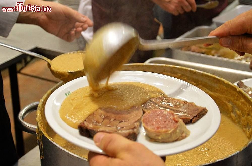 Immagine La Fiera del Bollito con la Pearà a Isola della Scala in Veneto - © www.fieradelbollito.it