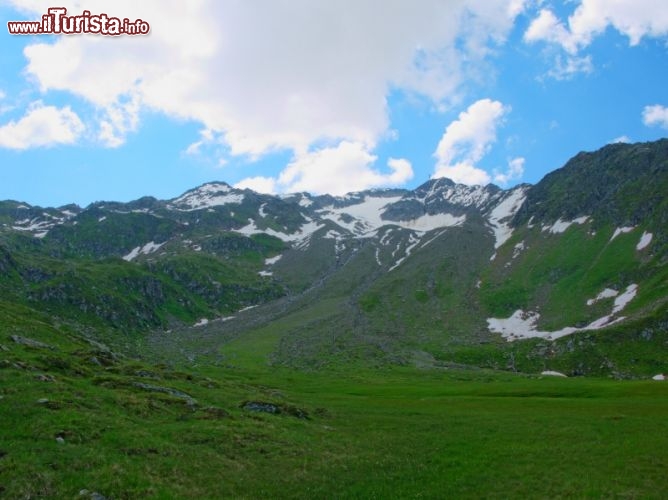 Immagine La Gurschenalp il Gemmstock il paesaggio glaciale