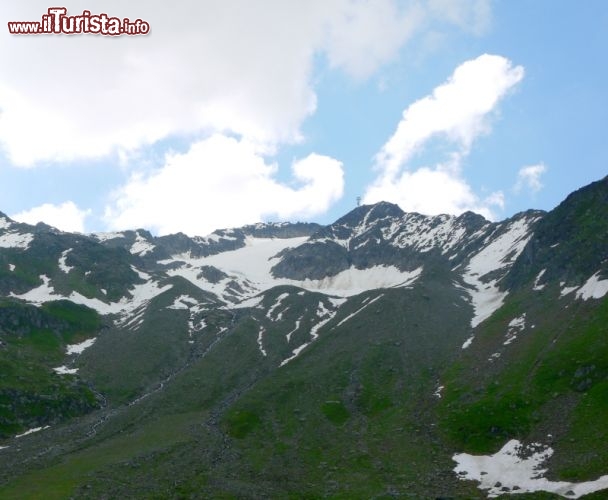 Immagine La Gurschenalp il Gemmstock il paesaggio glaciale 001