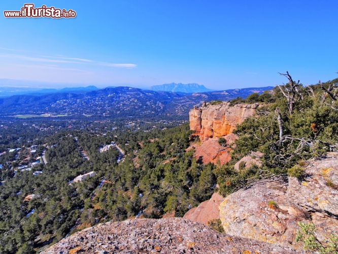 Immagine La Mola, l'altopiano si trova nel parco Sant Llorenc, poco distante da Terrassa e Barcellona in Catalogna (Spagna) - © Karol Kozlowski / Shutterstock.com