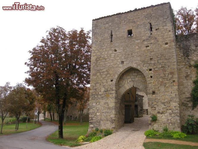 Immagine La Porte Caussade: uno dei varchi d'ingresso al borgo di Lautrec