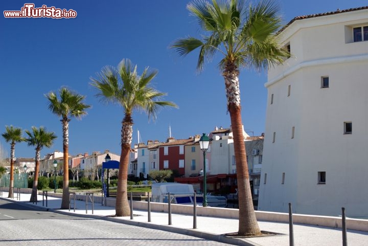 Immagine La solare città lagunare di Port Grimaud in Francia - © Surkov Dimitri / Shutterstock.com