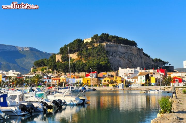 Immagine La marina di Denia in Spagna durante le prime ore del mattino - © Mircea BEZERGHEANU / Shutterstock.com