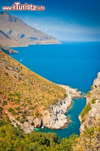 Immagine La selvaggia Riserva dello Zingaro a San Vito Lo Capo, Sicilia - © Mario Savoia / Shutterstock.com