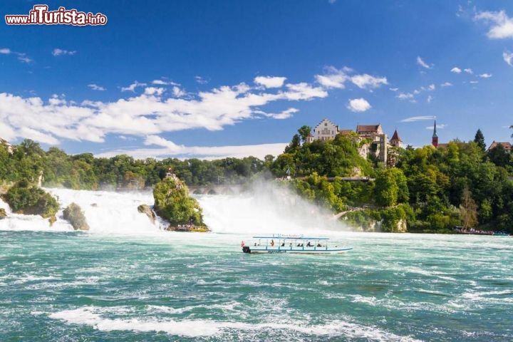 Immagine Le cascate di Sciaffusa lungo il corso del Reno, le piu ampie cascate d'Europa  - © Milosz_M / Shutterstock.com