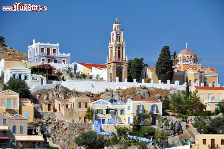 Immagine Le citta di Gialos e Chorio sull'isola di Symi  (Grecia) - © davidelliottphotos / Shutterstock.com