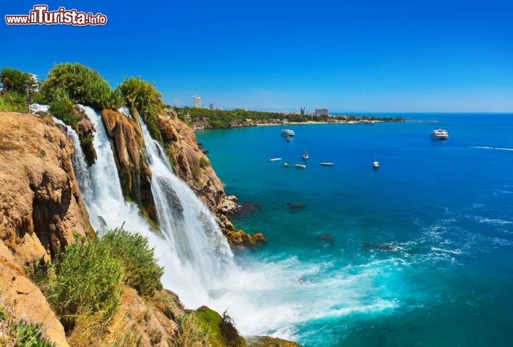 Immagine Le spettacolari cascate del fiume Duden in Turchia, vicino ad Antalya - © Tatiana Popova / Shutterstock.com